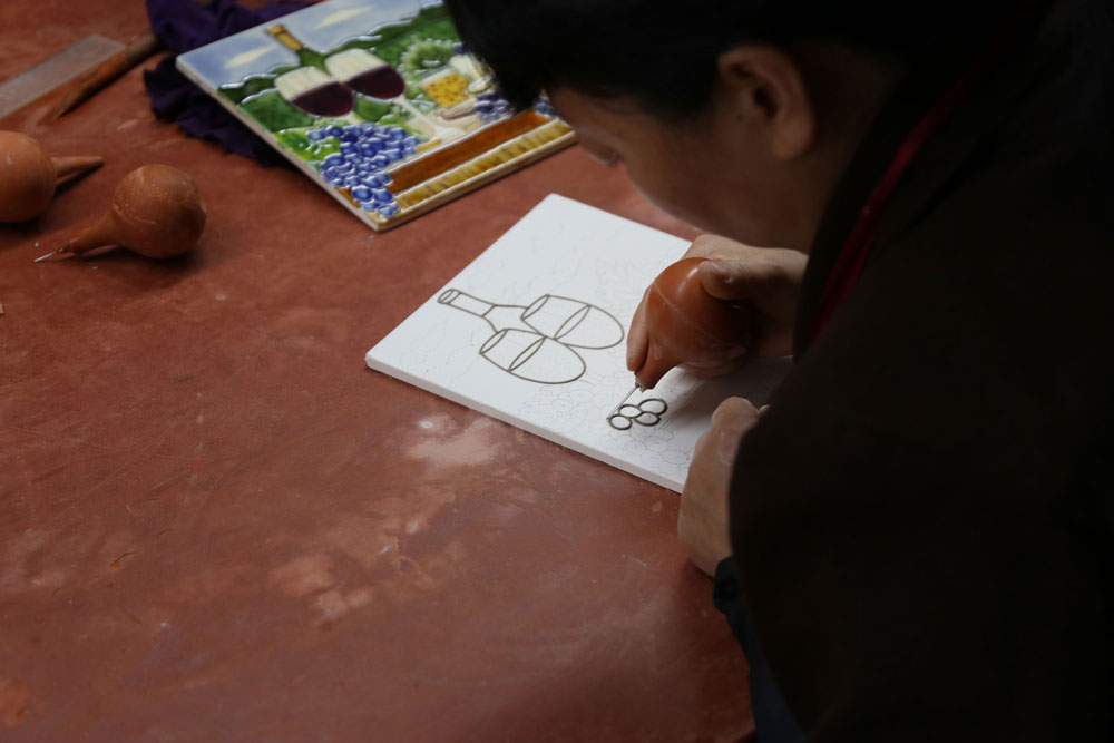 hand painted ceramic picture tiles draw lines